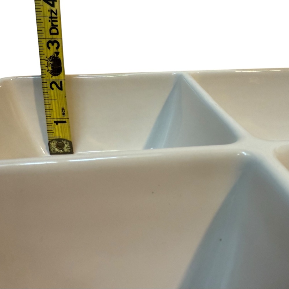 Perfect for Patriotic Parties! Rae Dunn. Divided Serving Dish & 2 Dish Towels. - Picture 7 of 10
